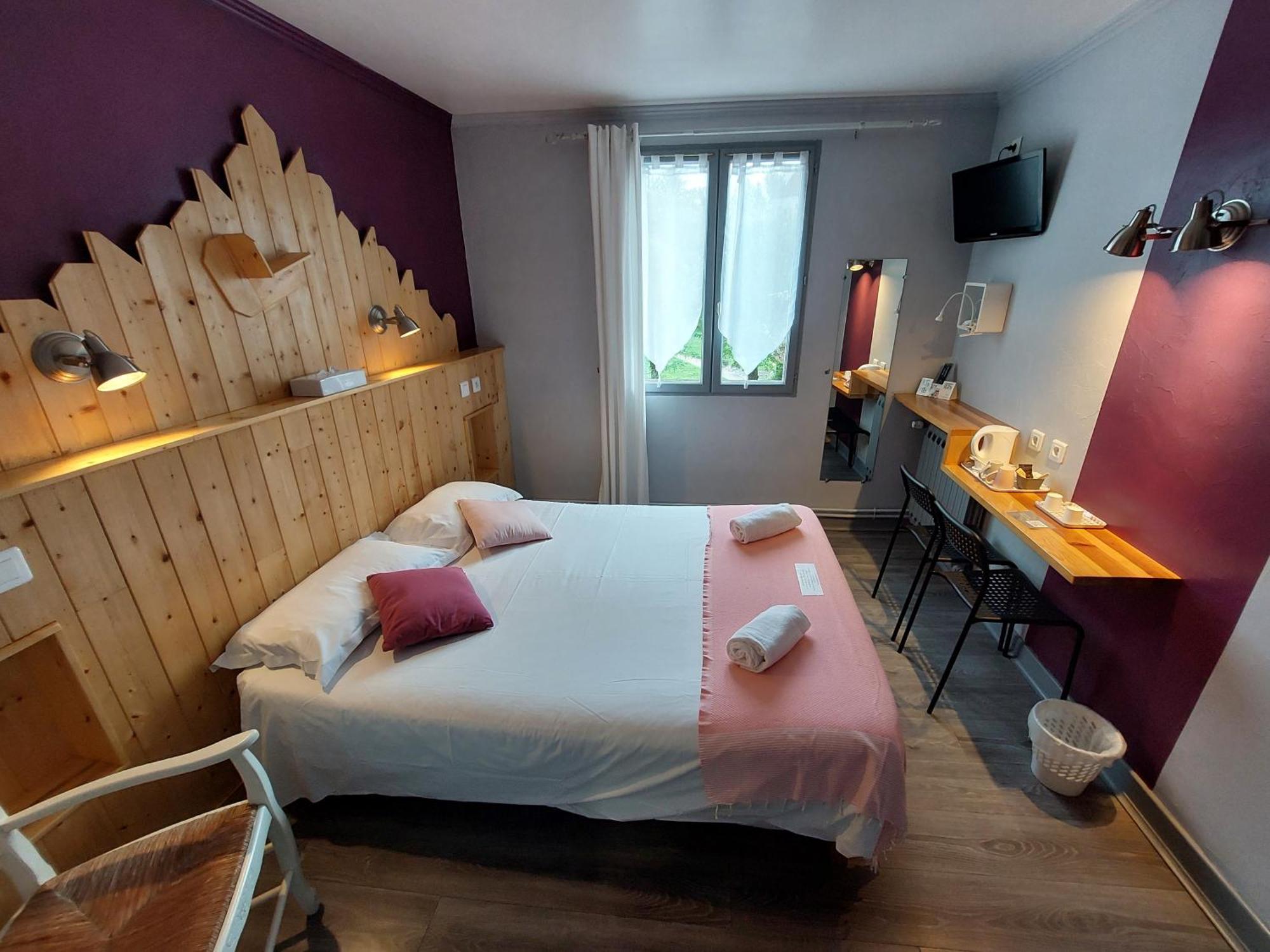Logis Hotels - Auberge De L'Ile - Hotel 3 Etoiles Et Restaurant Creysse  Esterno foto