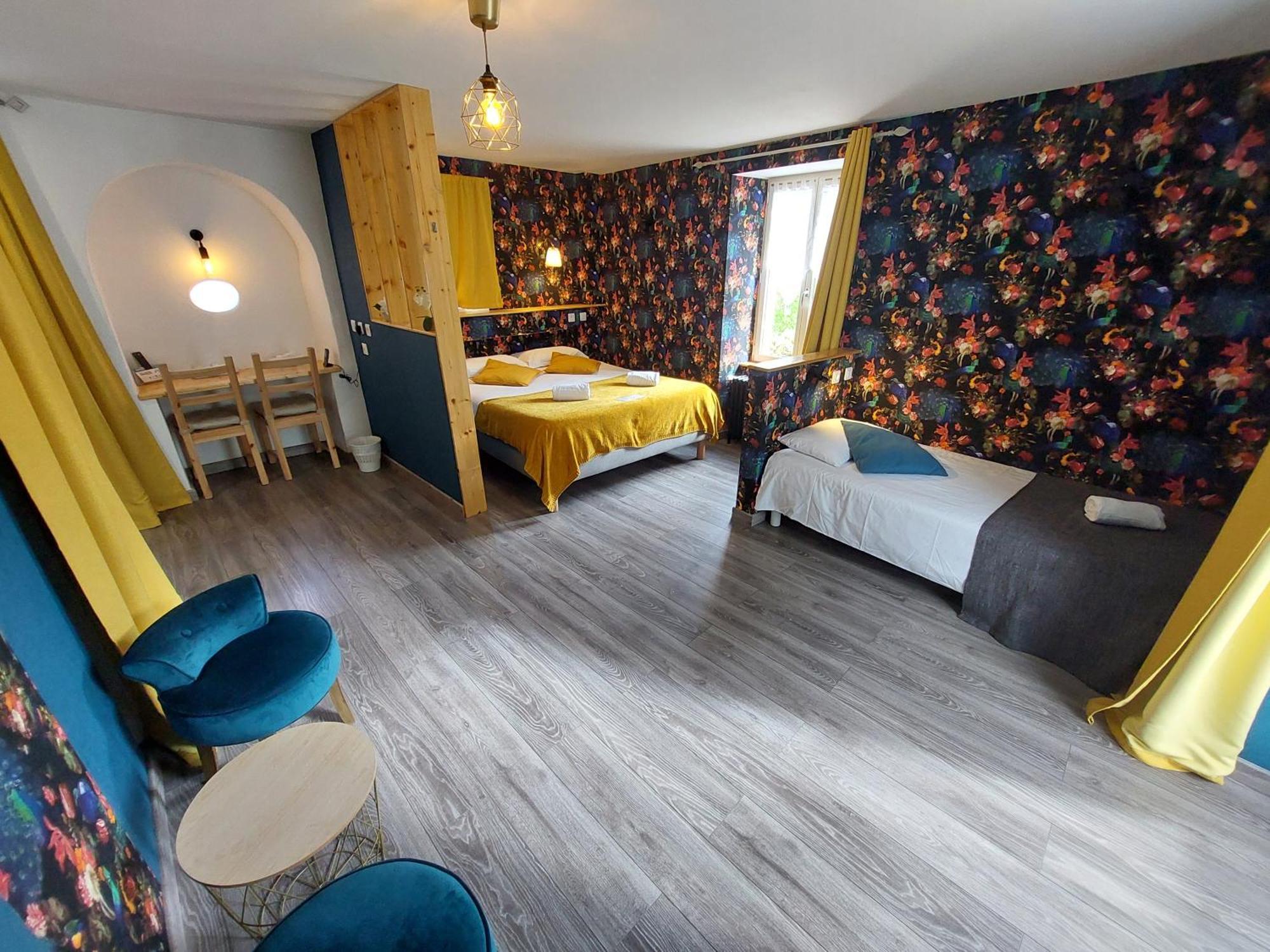 Logis Hotels - Auberge De L'Ile - Hotel 3 Etoiles Et Restaurant Creysse  Esterno foto