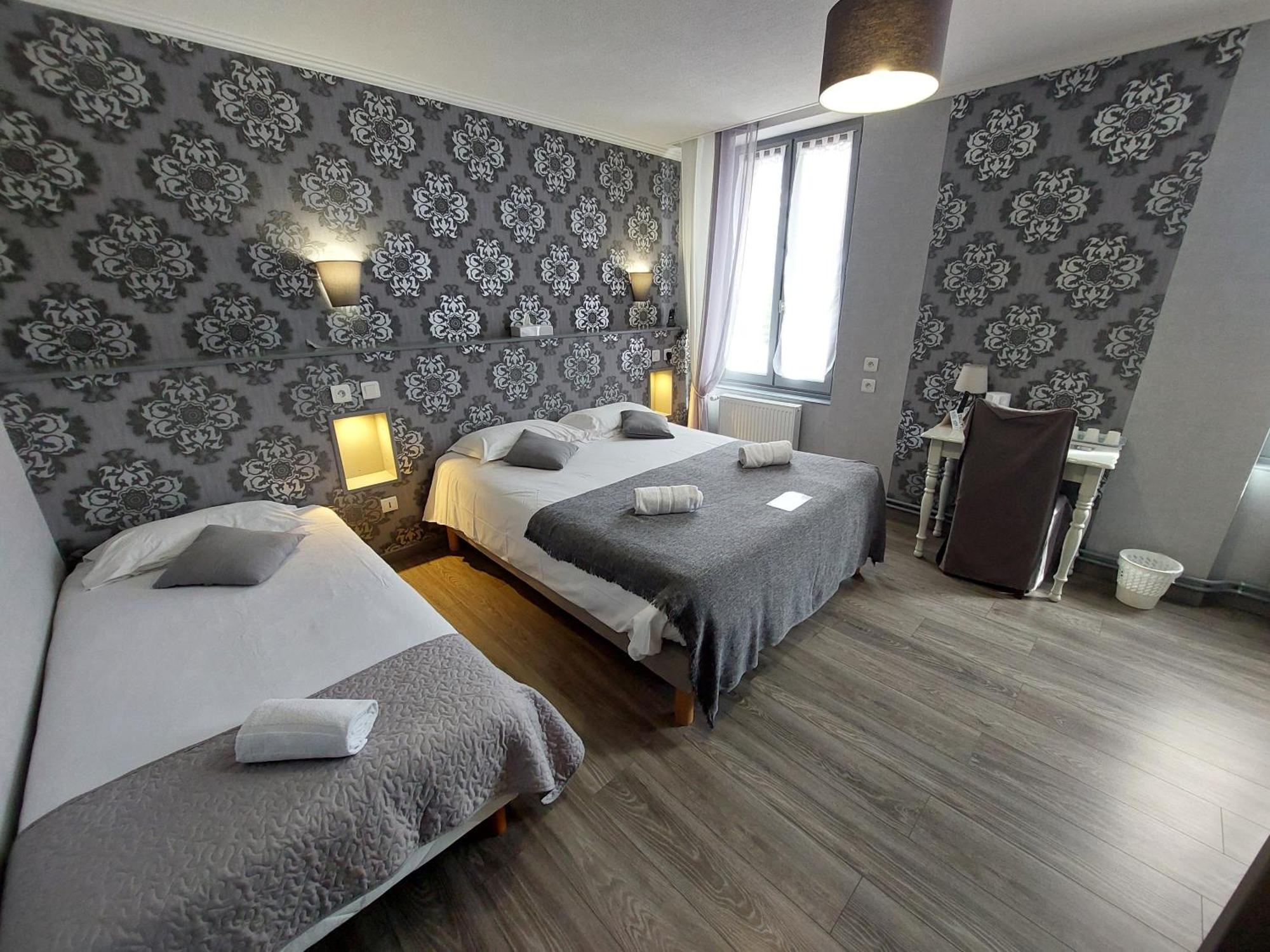 Logis Hotels - Auberge De L'Ile - Hotel 3 Etoiles Et Restaurant Creysse  Esterno foto