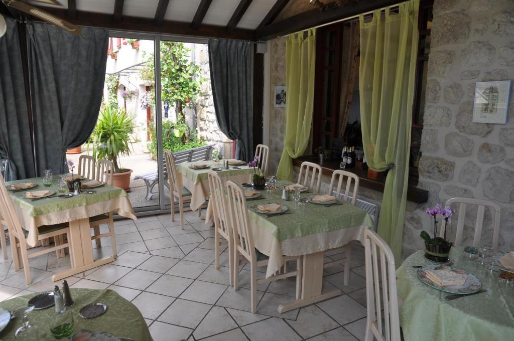 Logis Hotels - Auberge De L'Ile - Hotel 3 Etoiles Et Restaurant Creysse  Esterno foto