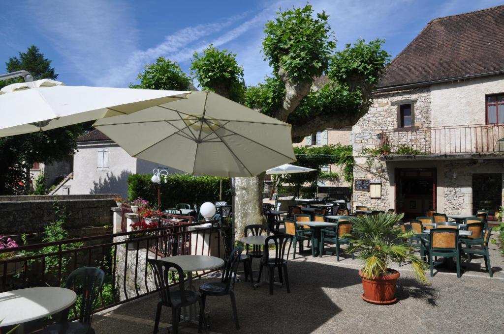 Logis Hotels - Auberge De L'Ile - Hotel 3 Etoiles Et Restaurant Creysse  Esterno foto