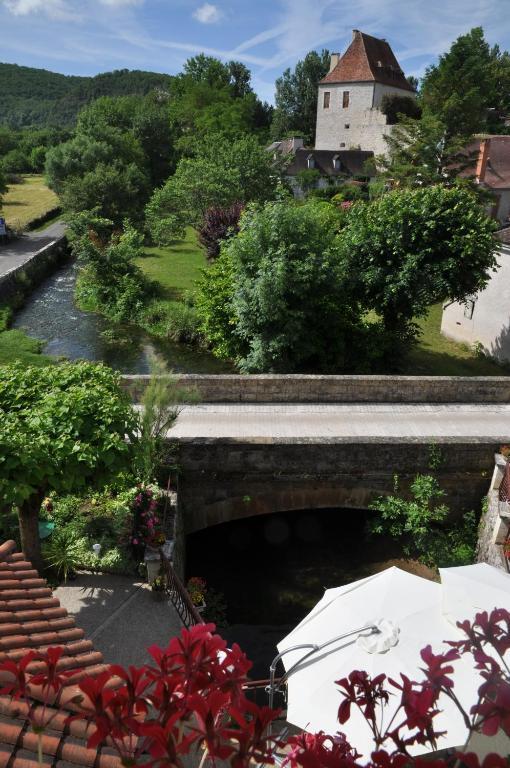 Logis Hotels - Auberge De L'Ile - Hotel 3 Etoiles Et Restaurant Creysse  Esterno foto
