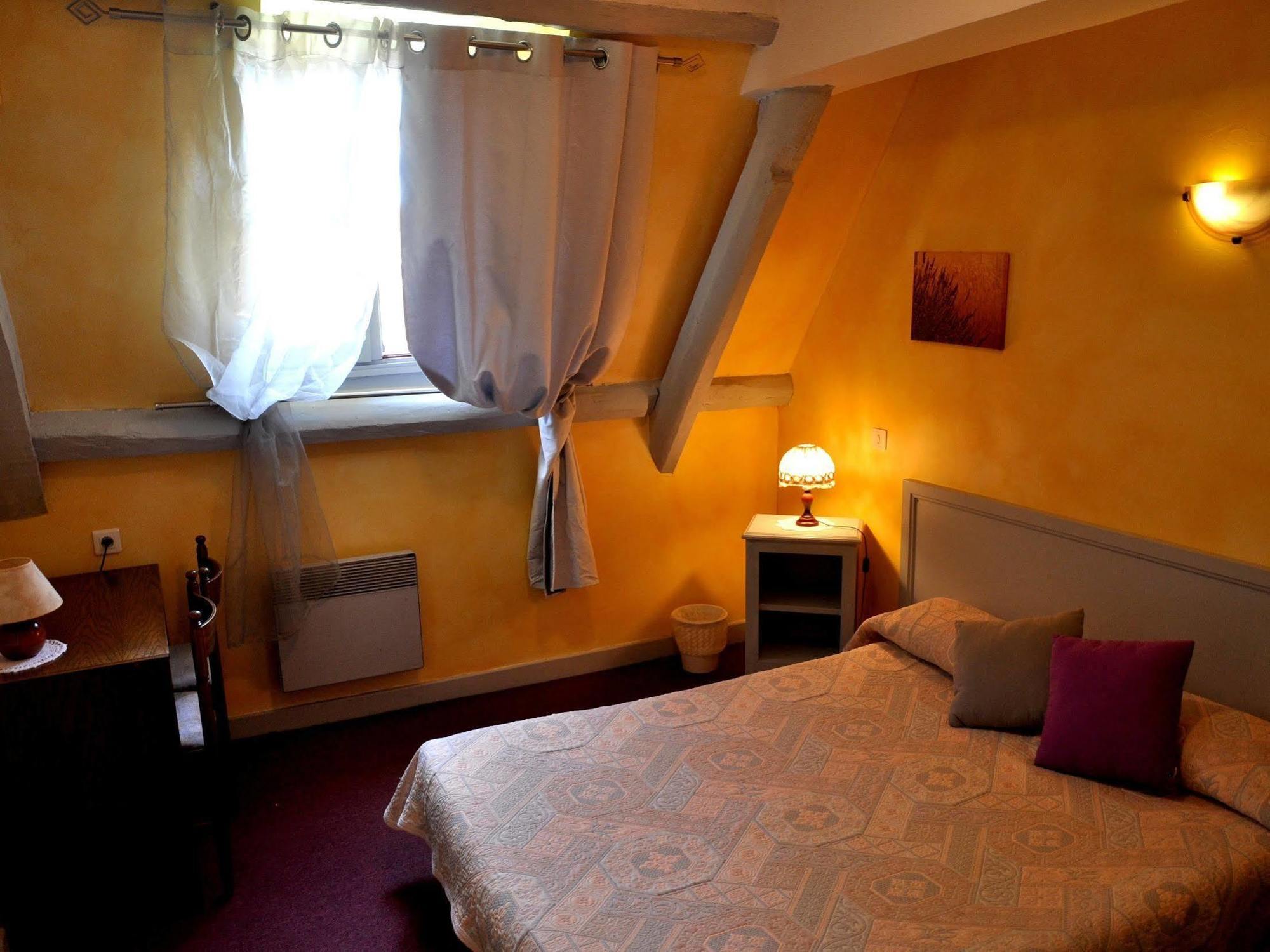 Logis Hotels - Auberge De L'Ile - Hotel 3 Etoiles Et Restaurant Creysse  Esterno foto