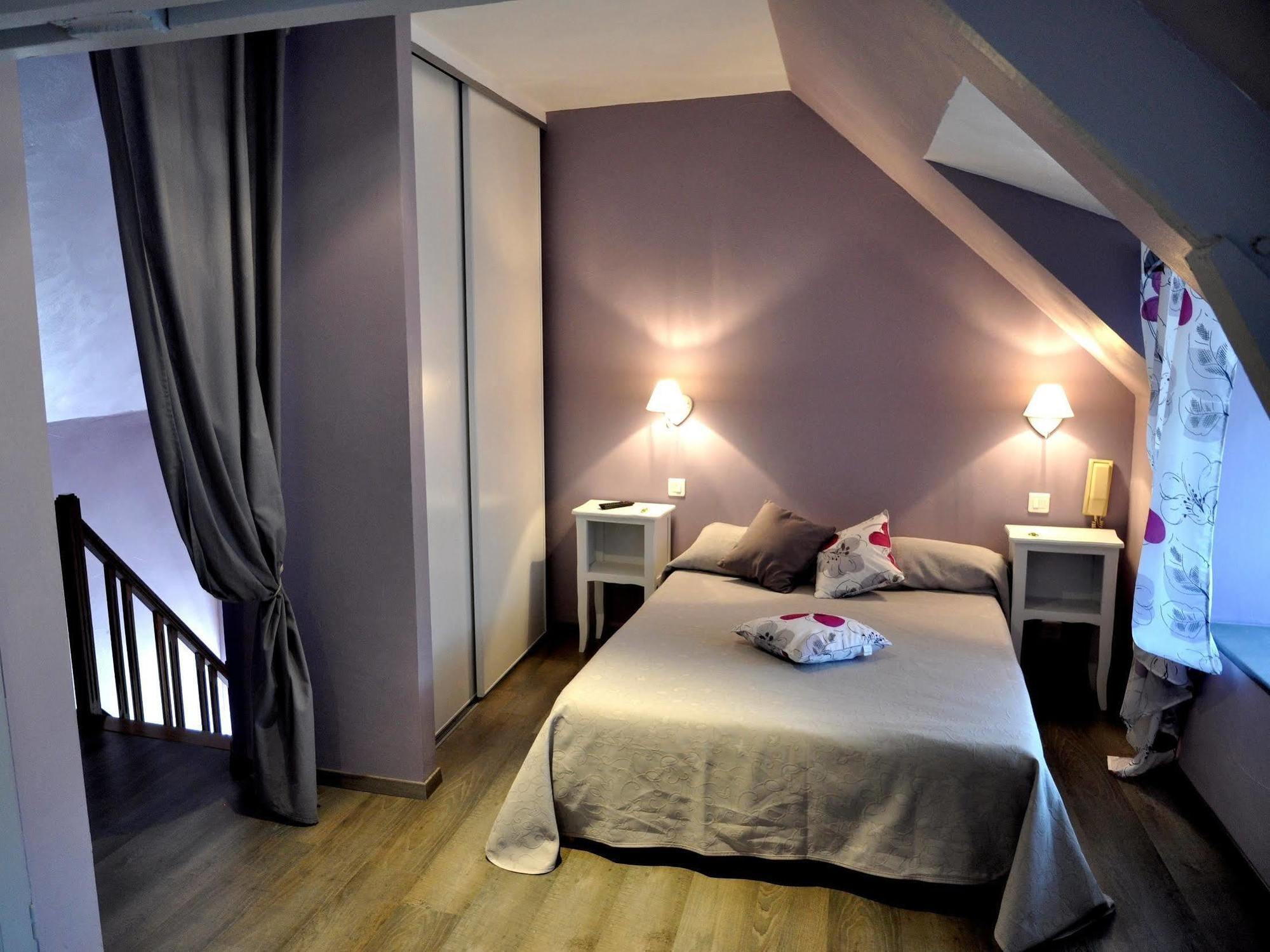 Logis Hotels - Auberge De L'Ile - Hotel 3 Etoiles Et Restaurant Creysse  Esterno foto
