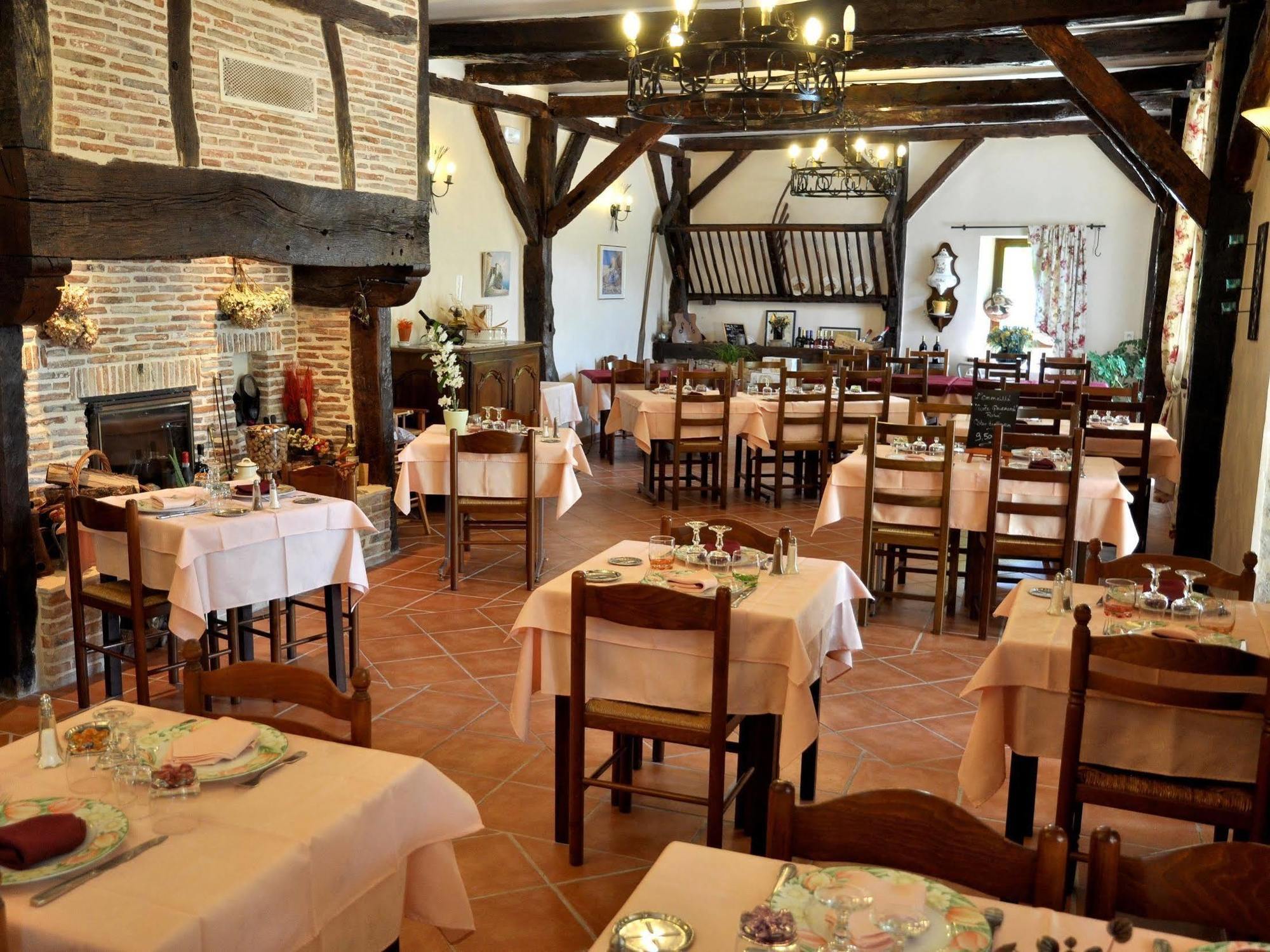 Logis Hotels - Auberge De L'Ile - Hotel 3 Etoiles Et Restaurant Creysse  Esterno foto