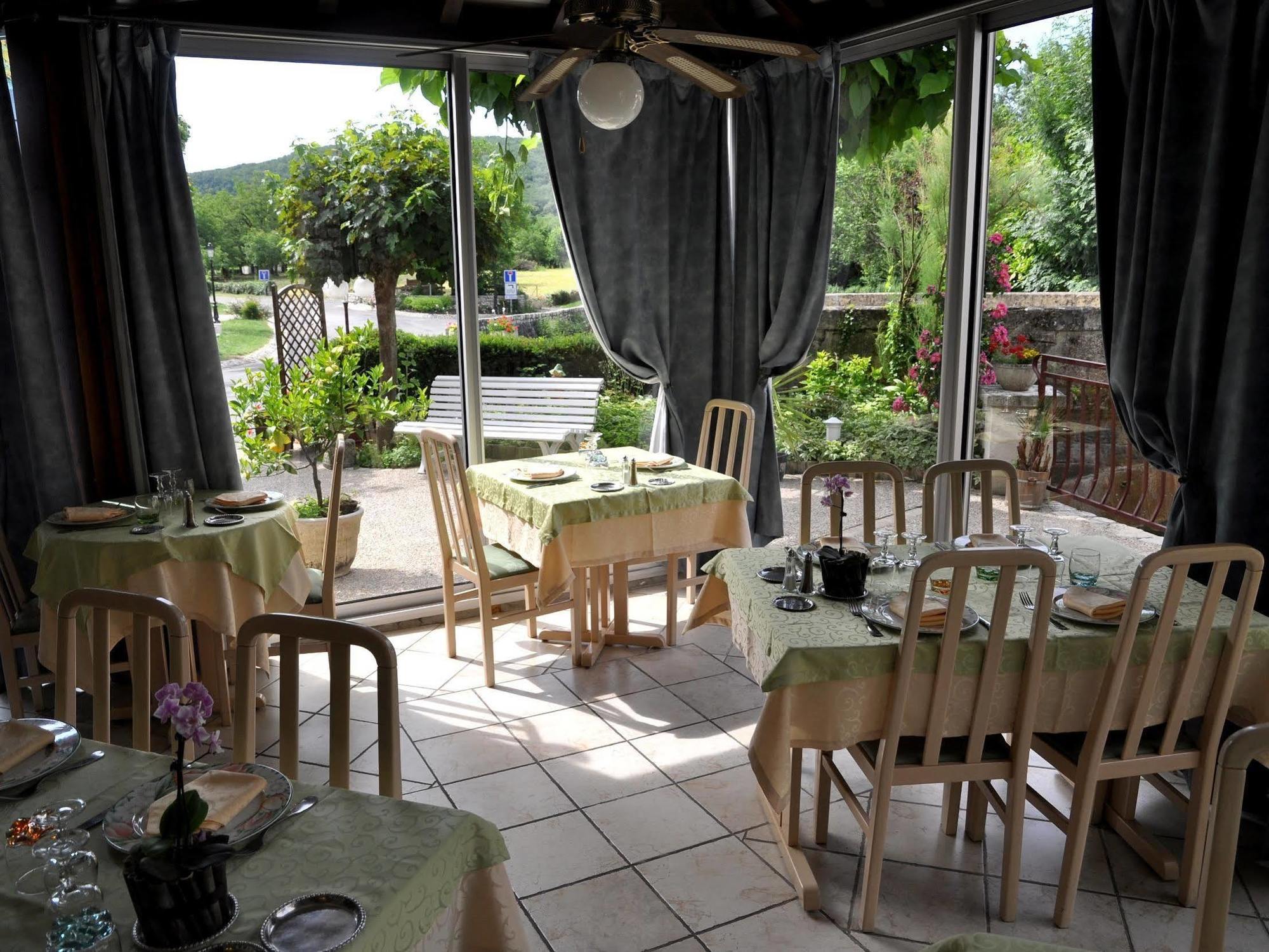 Logis Hotels - Auberge De L'Ile - Hotel 3 Etoiles Et Restaurant Creysse  Esterno foto