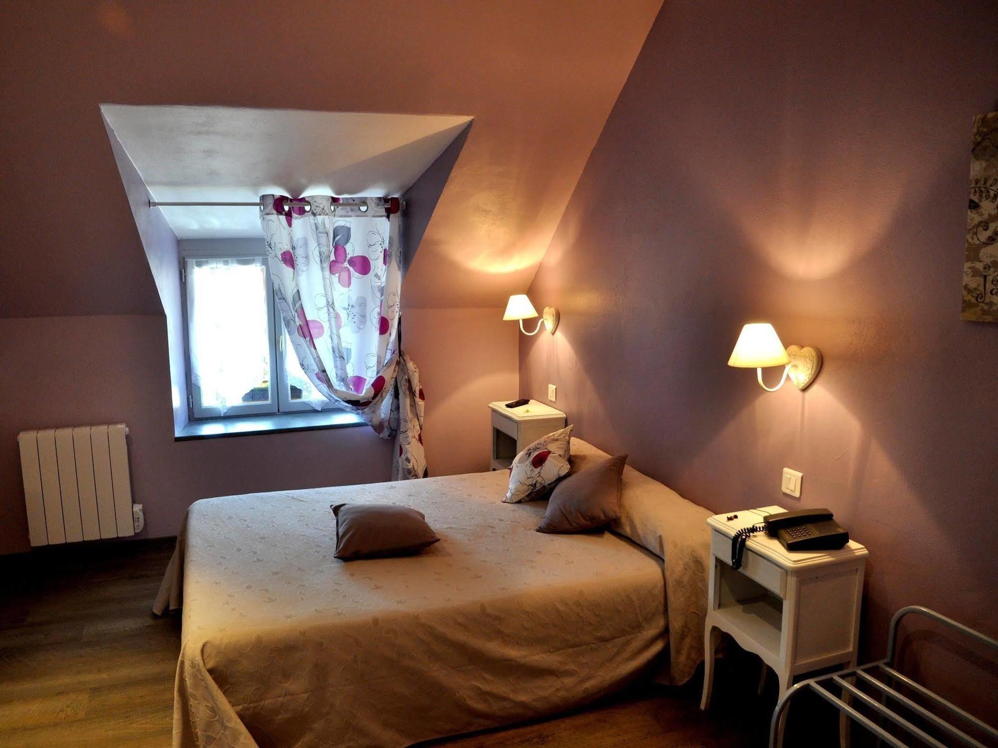 Logis Hotels - Auberge De L'Ile - Hotel 3 Etoiles Et Restaurant Creysse  Esterno foto