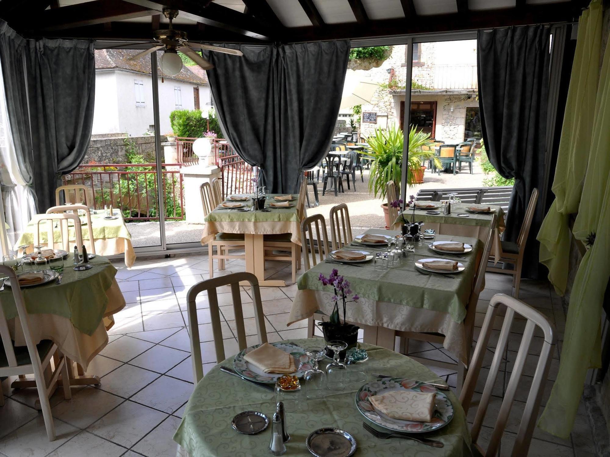 Logis Hotels - Auberge De L'Ile - Hotel 3 Etoiles Et Restaurant Creysse  Esterno foto
